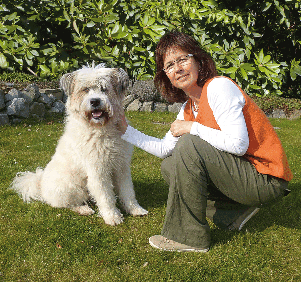 Monika Wolf mit Hund